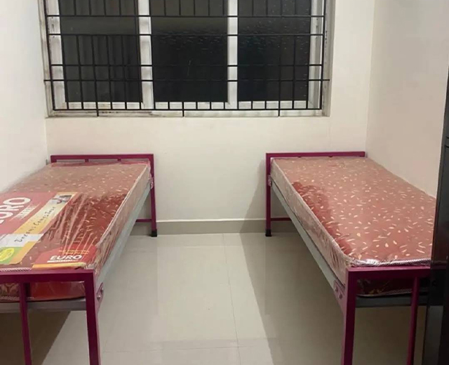 Double sharing AC room and Non-AC at KAVITHA'S GENTS HOSTEL Velachery