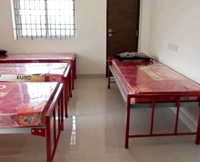 Four Sharing AC and Non-AC Rooms at Kavitha's Gents Hostel in Velachery, Chennai – Affordable Boys Hostel Accommodation